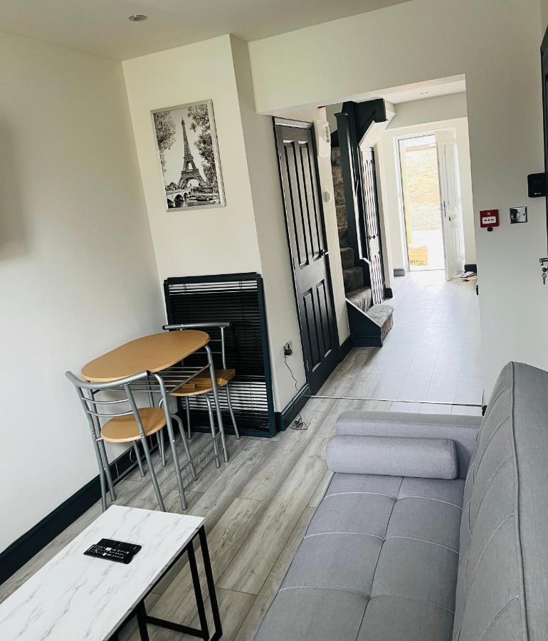 Green Lantern, Private En-Suite Double Bedroom Aveley Εξωτερικό φωτογραφία