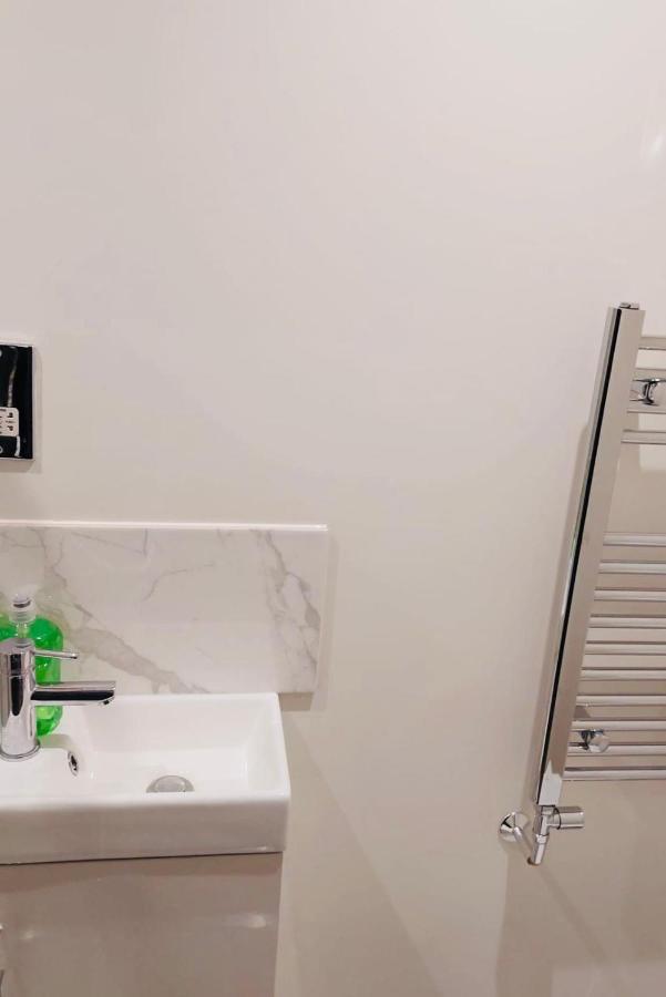 Green Lantern, Private En-Suite Double Bedroom Aveley Εξωτερικό φωτογραφία